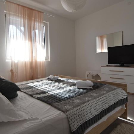 Apartment *Biba* Dugi Rat Kültér fotó