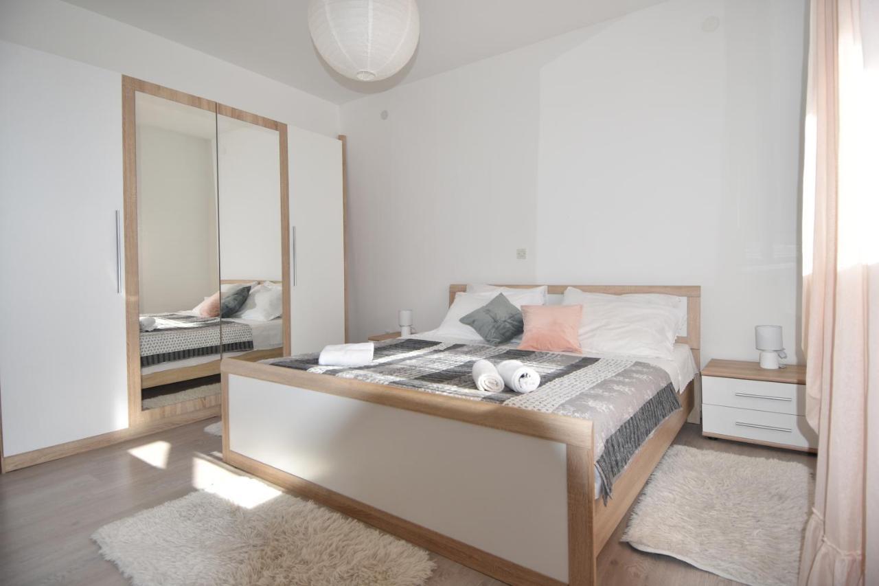 Apartment *Biba* Dugi Rat Kültér fotó