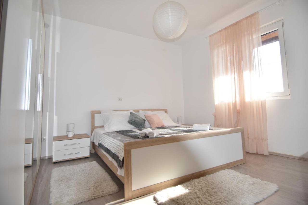 Apartment *Biba* Dugi Rat Kültér fotó
