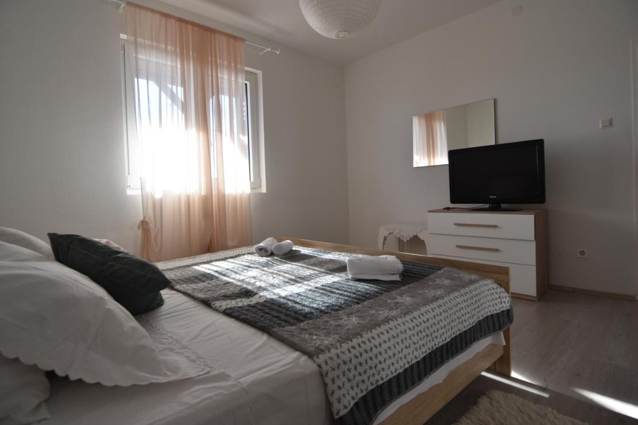 Apartment *Biba* Dugi Rat Kültér fotó